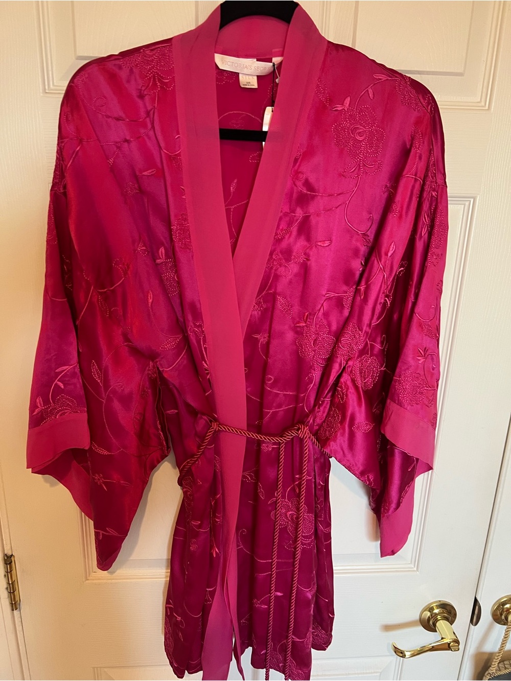 Victoria’s Secret “Silk Top Quality” Satin Sheen EMBROIDERED Gold Label Robe NWT - Picture 16 of 16